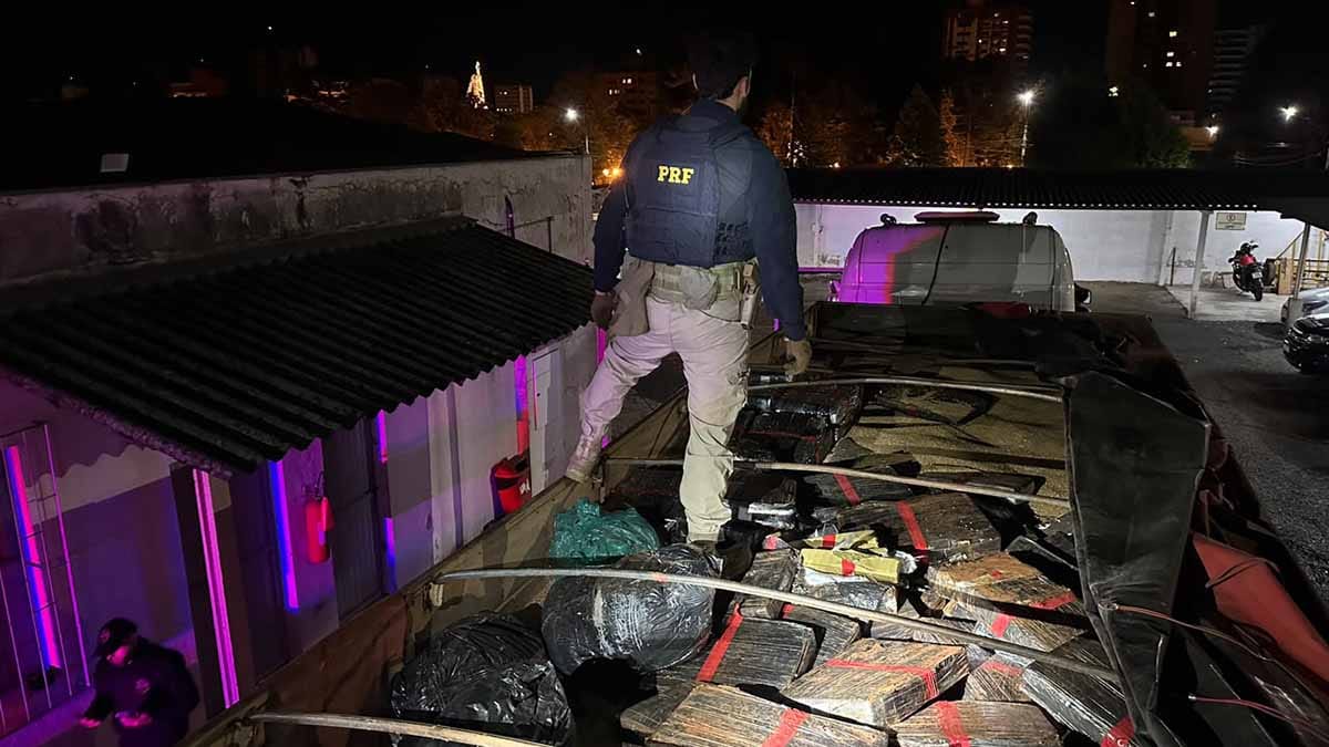 Fiscalização da PRF resultou na apreensão de 1,2 tonelada de maconha em Guarapuava