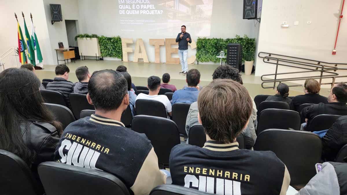 Fatec Ivaiporã encerra Semana de Arquitetura e Engenharia com orientações sobre uso de IA A Fatec Ivaiporã encerrou a Semana Acadêmica de Arquitetura e Engenharia com orientações sobre o uso da inteligência artificial em projetos