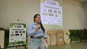 Acadêmicos de Agronomia da Fatec Ivaiporã participaram de minicursos sobre manejo de produtos biológicos e oratória durante a X TecnoAgro