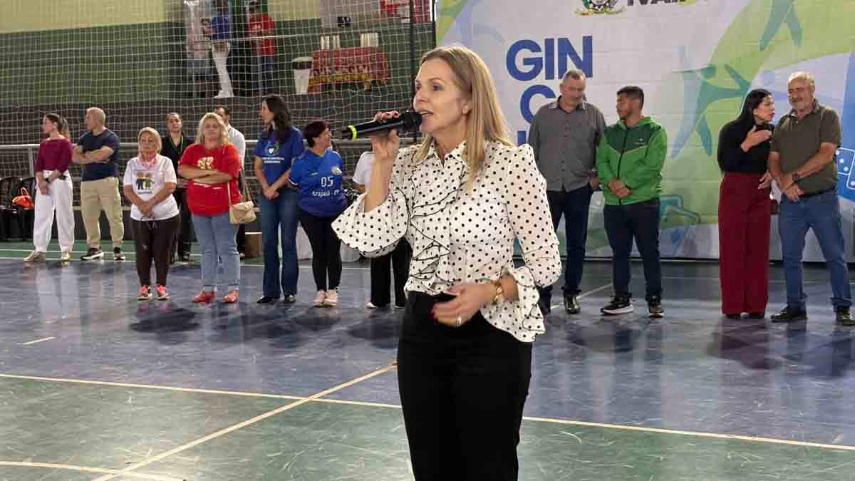 Gincana 60+ movimenta idosos com esporte e diversão em Ivaiporã gincana-melhor-idade (14)