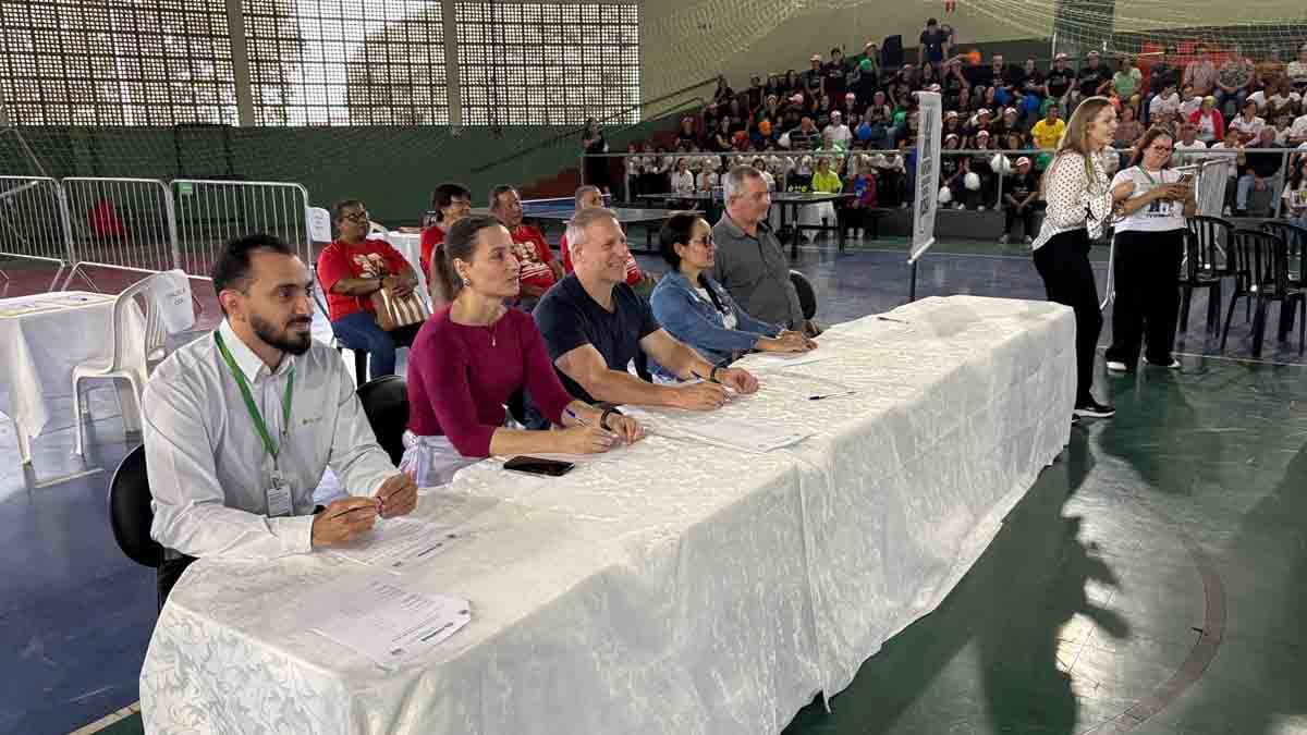 Gincana 60+ movimenta idosos com esporte e diversão em Ivaiporã gincana-melhor-idade (17)