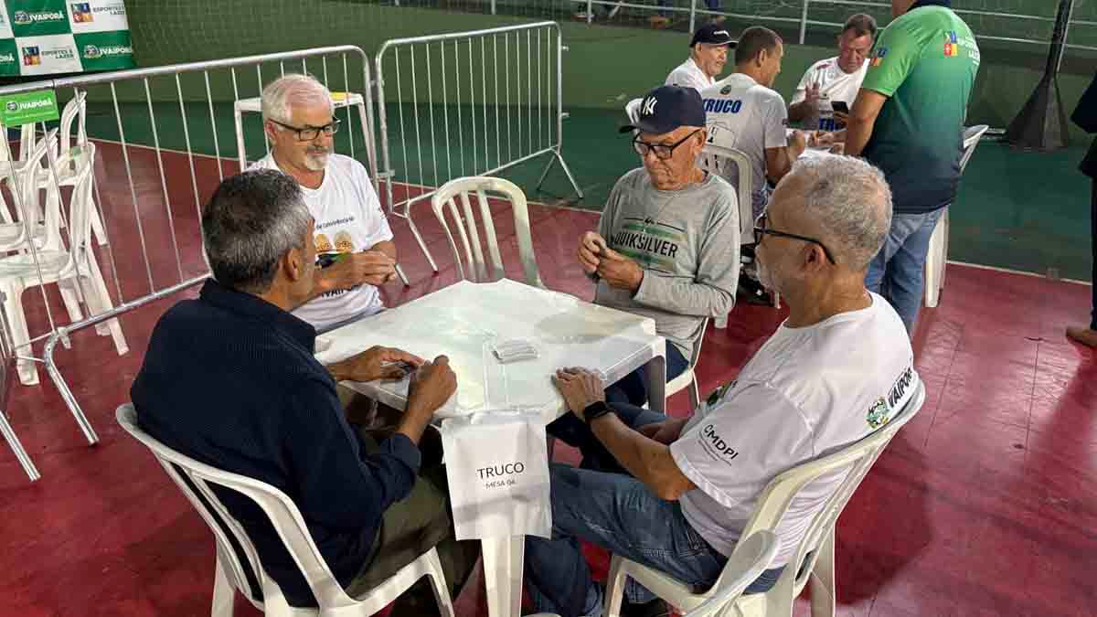 Gincana 60+ movimenta idosos com esporte e diversão em Ivaiporã gincana-melhor-idade (5)