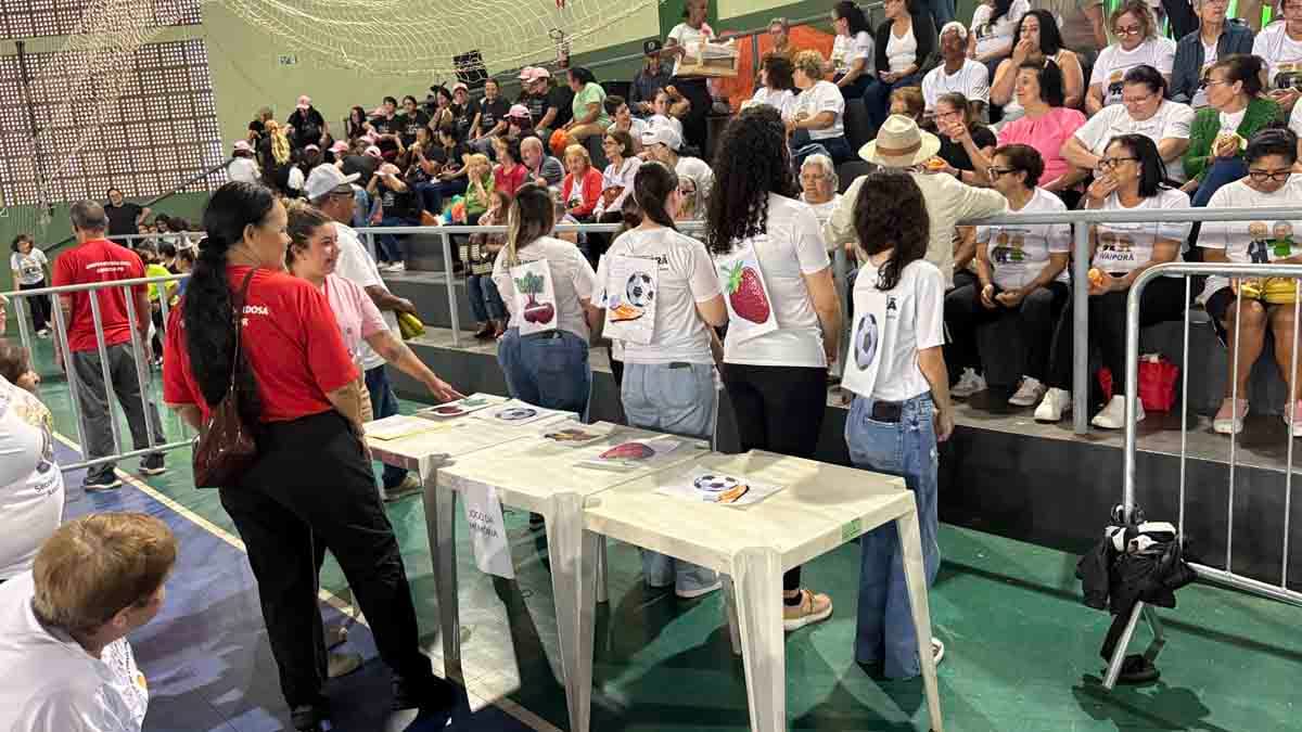 Gincana 60+ movimenta idosos com esporte e diversão em Ivaiporã gincana-melhor-idade (8)