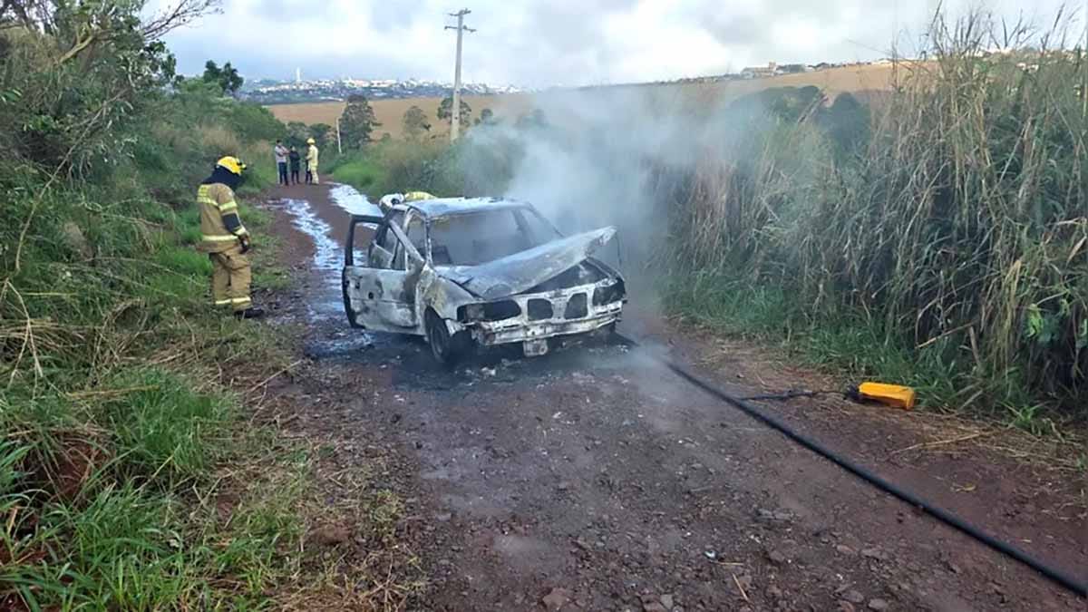 incendio carro apucarana