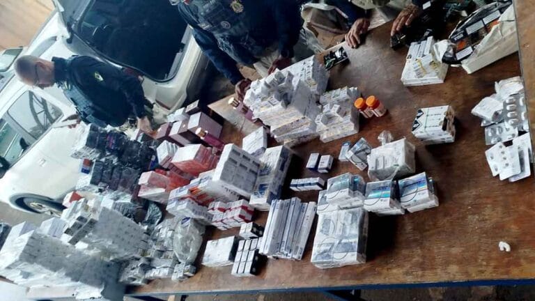 PRF apreendeu mais de 8 mil unidades de medicamentos e 63 cigarros eletrônicos em Cambé.