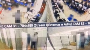 Equipamento instalado no banheiro feminino de colégio em Cambé motivou protesto e investigação policial.