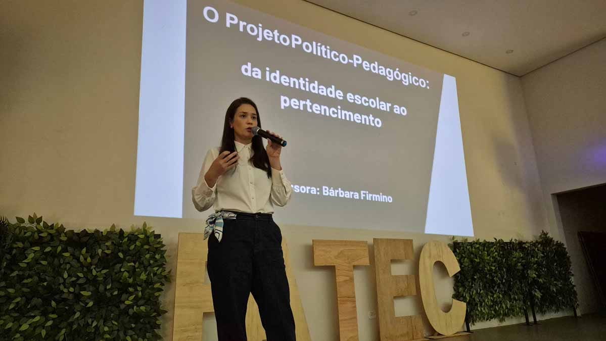 :Estudantes de Pedagogia da Fatec Ivaiporã participam de atividade sobre o Projeto Político-Pedagógico.