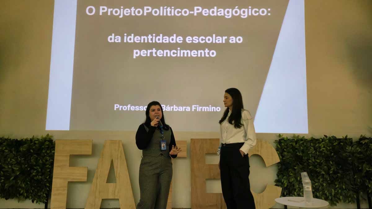 Pedagogia da Fatec Ivaiporã discute elaboração e aplicação do Projeto Político-Pedagógico Estudantes de Pedagogia da Fatec Ivaiporã participam de atividade sobre o Projeto Político-Pedagógico.