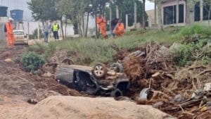 Acidente na PR-460 entre Pitanga e Nova Tebas deixa veículo capotado às margens da rodovia