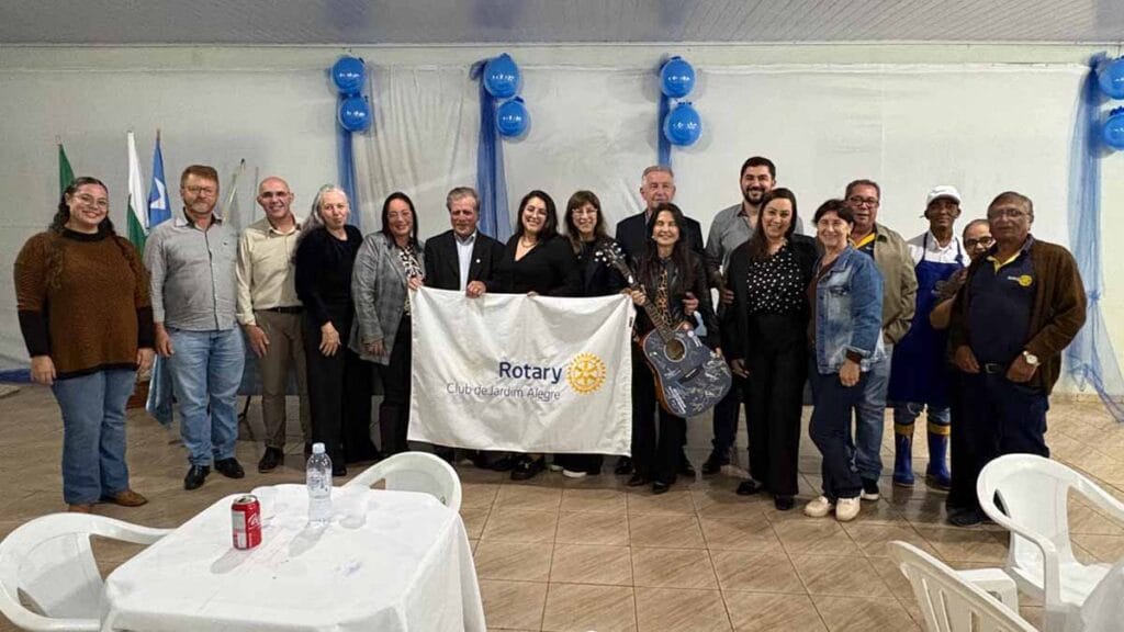 Líria Cheida Bonancin visitou o Rotary Club de Jardim Alegre e apresentou campanha de arrecadação de recursos para combater a poliomielite