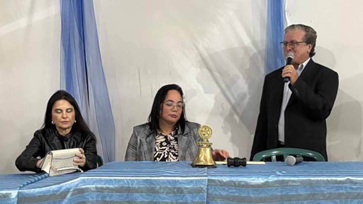 Governadora do Rotary visita Jardim Alegre e destaca campanha contra a pólio Líria Cheida Bonancin visitou o Rotary Club de Jardim Alegre e apresentou campanha de arrecadação de recursos para combater a poliomielite