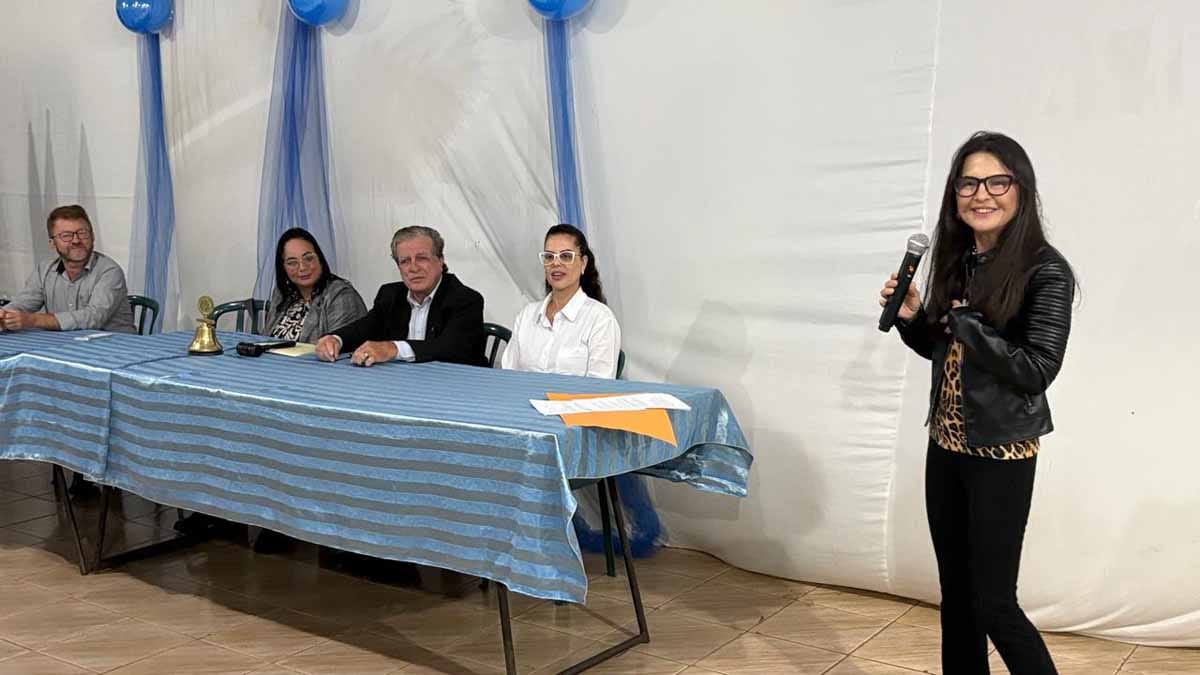 Governadora do Rotary visita Jardim Alegre e destaca campanha contra a pólio Líria Cheida Bonancin visitou o Rotary Club de Jardim Alegre e apresentou campanha de arrecadação de recursos para combater a poliomielite