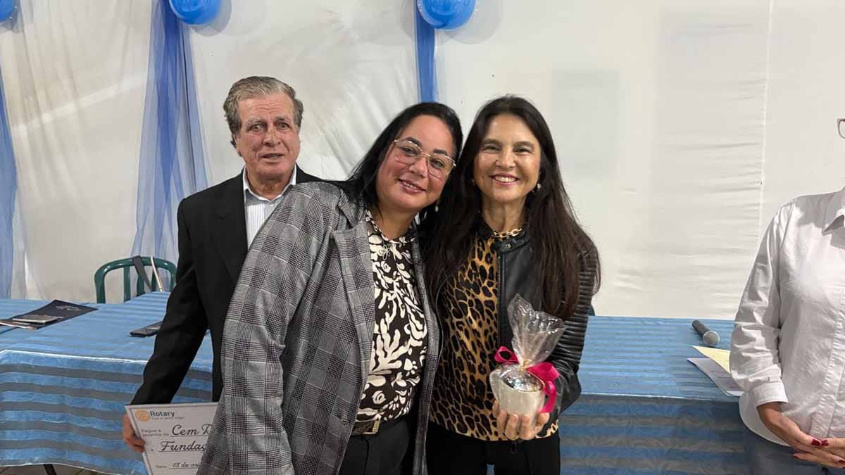Governadora do Rotary visita Jardim Alegre e destaca campanha contra a pólio Líria Cheida Bonancin visitou o Rotary Club de Jardim Alegre e apresentou campanha de arrecadação de recursos para combater a poliomielite