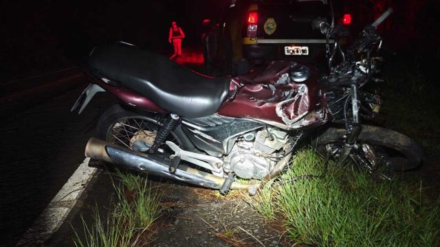 0b04fb5b-d824-49d1-aadb-dbc13411b519 Acidente entre moto e carro na PRc 272 deixa três feridos em Faxinal.