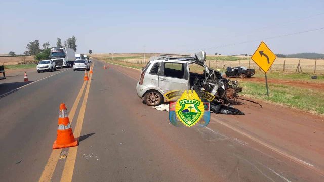 Batida envolveu um Fiat Idea e um Ford Ranger / Foto: PRE