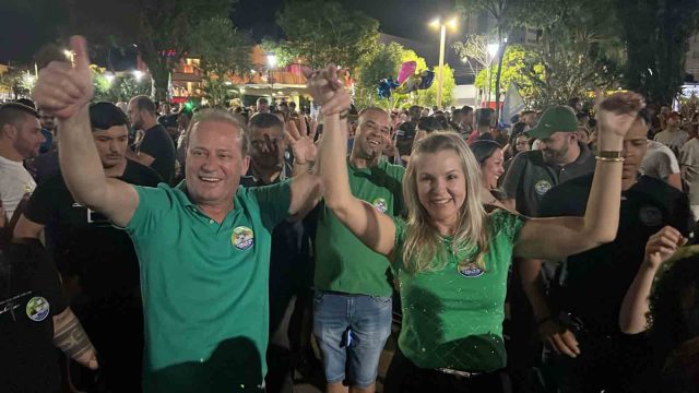 Prefeito reeleito Carlos Gil e a vice eleita Gertrudes Bernardy / Foto: Ivan \Maldonado