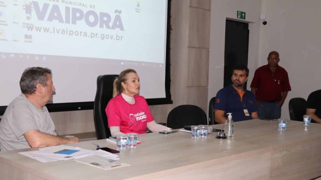 Reunião busca soluções para emaranhado de cabos em postes de Ivaiporã / Foto: Assessoria de Imprensa