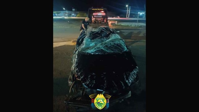 Acidente ocorreu na madrugada deste domingo / Foto: PRE