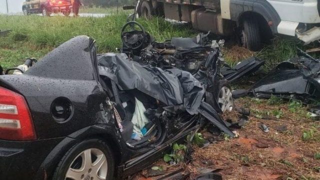 Acidente mata criança e casal na BR-163