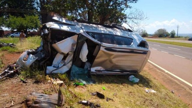 Colisão entre Kawasaki e Toyota SW4 deixa um morto e dois feridos no Paraná