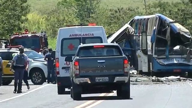 SP monta força-tarefa para liberar corpos de vítimas de acidente