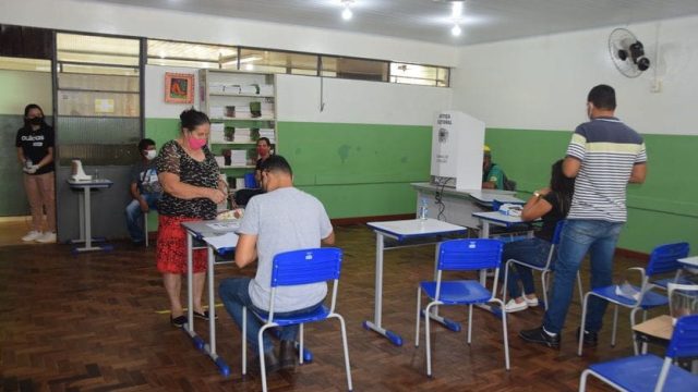 Mesmo com a pandemia, eleitores vão às urnas na região de Ivaiporã