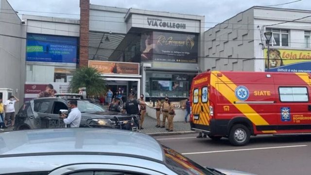 Assalto em shopping termina em confronto com um morto em Curitiba