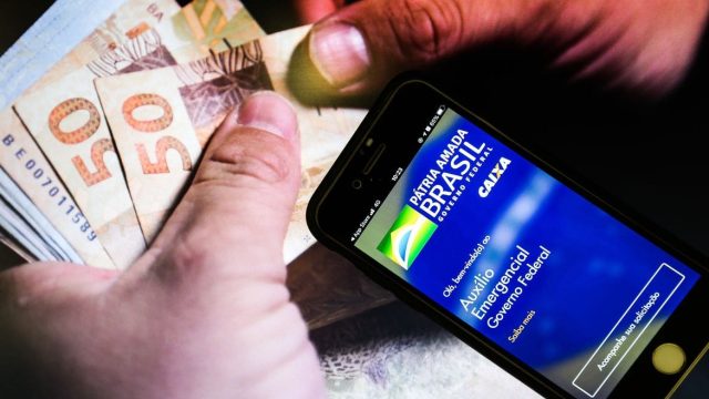 Caixa paga 2ª parcela de R$ 300 da extensão do auxílio emergencial