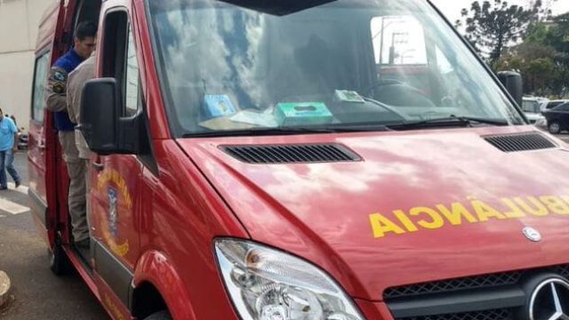 Motociclista fica ferido