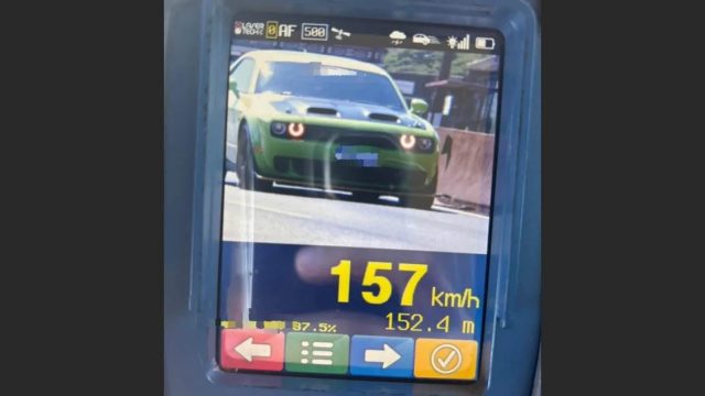 Carro foi flagrado no perímetro urbano da PR-445 Foto: Divulgação/PRE