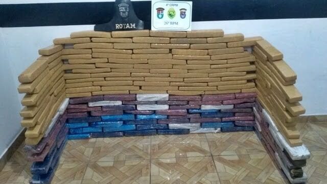 Seis pessoas presa maconha