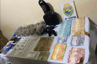 Drogas e objetos apreendidos PM tira de circulação, armas drogas e munições, dois homens presos