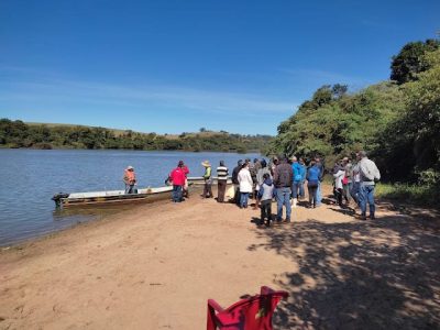Familiares pedem ajuda Familiares pedem ajuda para encontrar desaparecidos no Rio Ivaí
