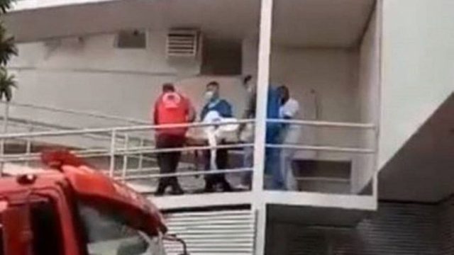 Incêndio em hospital no Rio mata uma pessoa e deixa três feridos