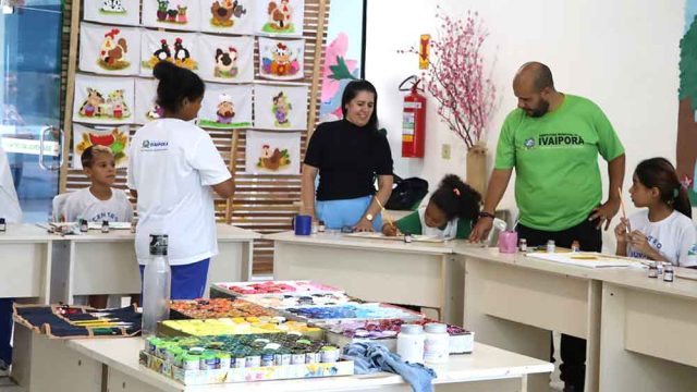 Centro da Juventude de Ivaiporã oferece oficina de artesanato para crianças e adolescentes