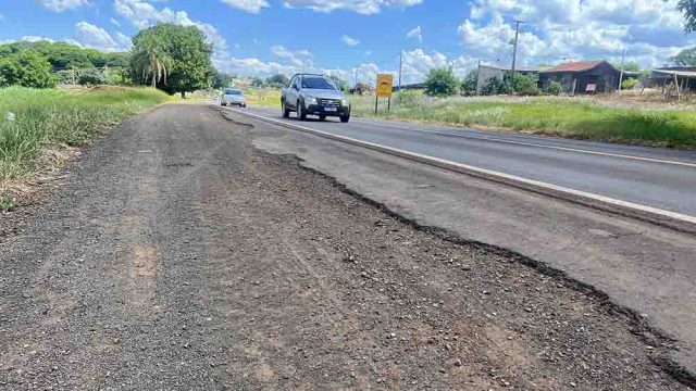 Moradores cobram manutenção de acostamentos em rodovias no Vale do Ivaí / Foto: Ivan Maldonado