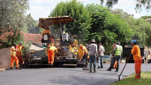 Prefeitura de Ivaiporã conclui 100% da pavimentação asfáltica na Avenida Maranhão