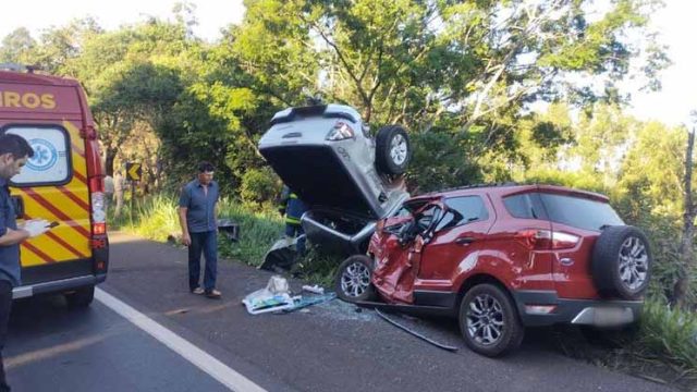 Acidente aconteceu    no domingo (23), na BR-277 / Foto: Divulgação PRF