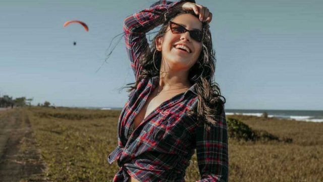 Estudante de 29 anos morre atropelada por caminhão