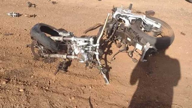 Motocicleta ficou completamente destruída / Foto: Reprodução