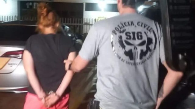 A autora foi presa pela polícia