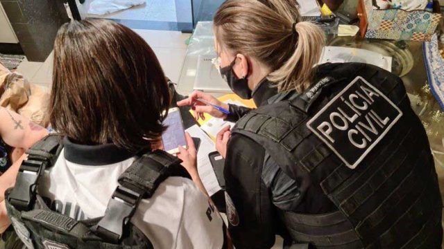 Polícia do PR prende grupo envolvido com compra e venda de pontos em CNH