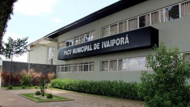 Com restrições de acesso, prefeitos tomam posse