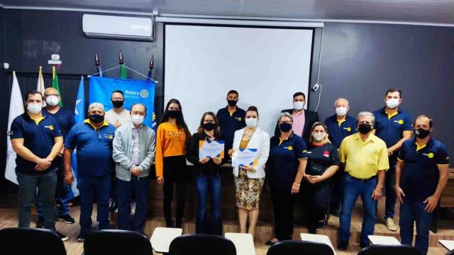 Rotary Jardim Alegre Rotary Club Jardim Alegre presta homenagem aos professores