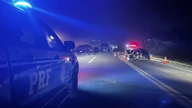 Três pessoas da mesma família morreram no acidente. / Foto: PRF