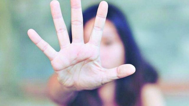 Não aceita o fim do relacionamento e ameaça ex-mulher com revólver