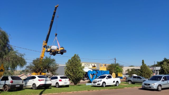 WhatsApp Image 2023-09-19 at 23.13.19 KRD Equipamentos inaugura em Jardim Alegre e apresenta maquinário inovador / Foto: Ivan Maldonado