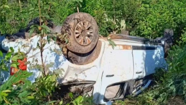 Caminhonete capotou entre Caldas Novas e Rio Quente, deixando um jovem morto e 17 feridos.