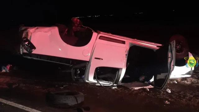 acidente cambé familia Família de Rondonópolis (MT) estava em uma caminhonete que capotou / Foto: PRE