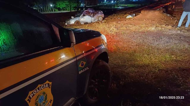Acidente foi próximo ao pórtico de entrada de Rolândia  / Foto: PRF